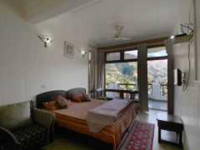 Lake Facing Family room