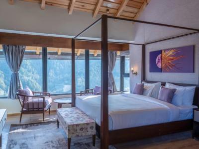 Lavender Room Chamomile Estate