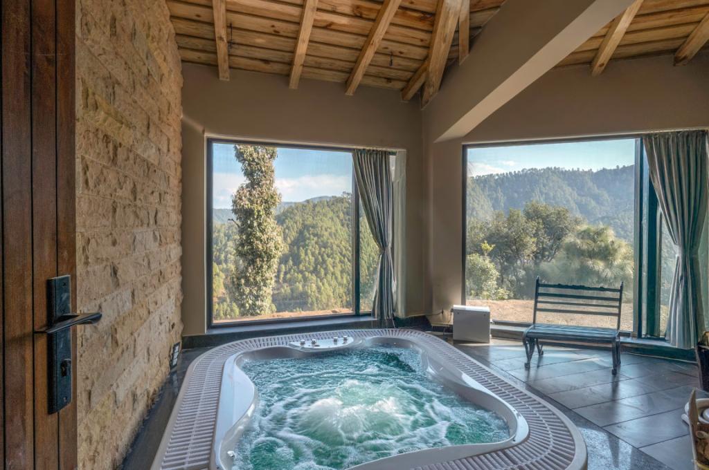 JACUZZI ROOM AND STEAM BATH CHAMOMILE ESTATE