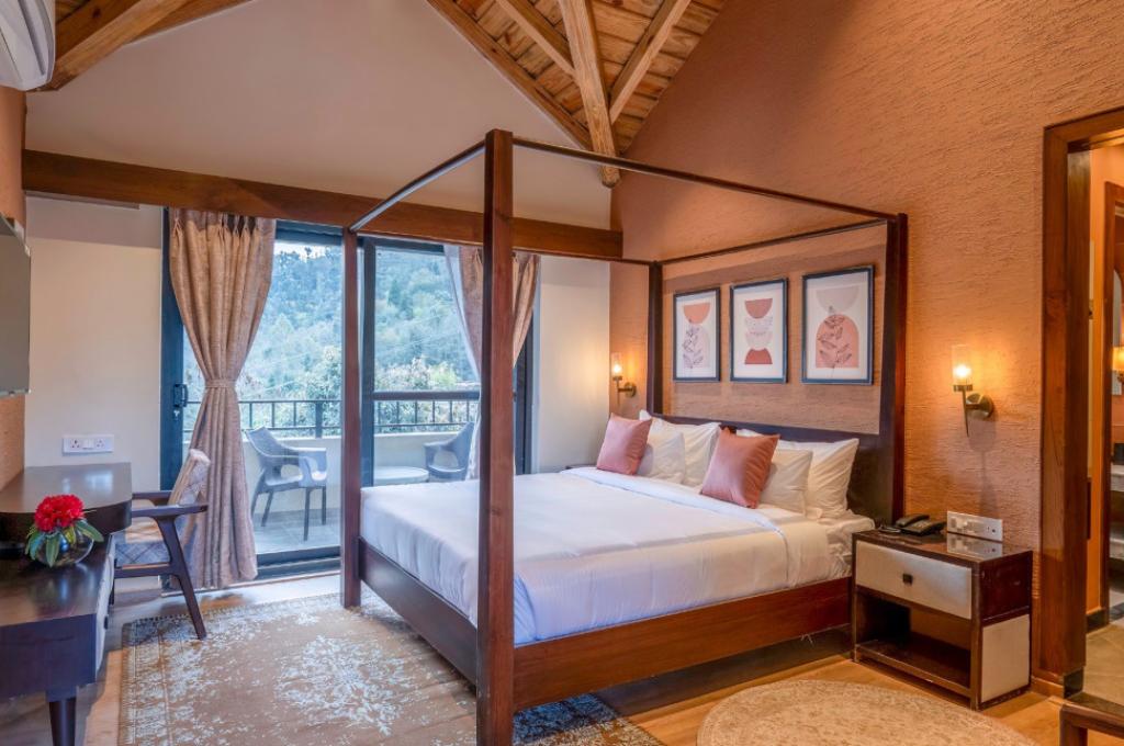 HIBISCUS ROOM CHAMOMILE ESTATE